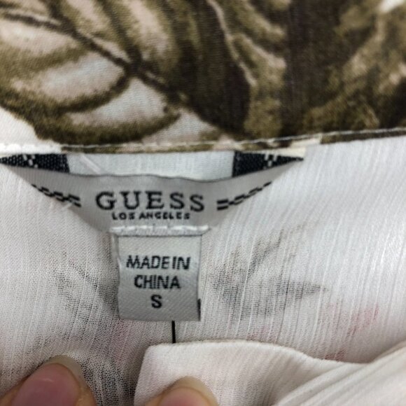 NWT Guess White & Red Floral Long sleeve Button Up Smocked Waist Cold Shoulder S - Picture 4 of 16